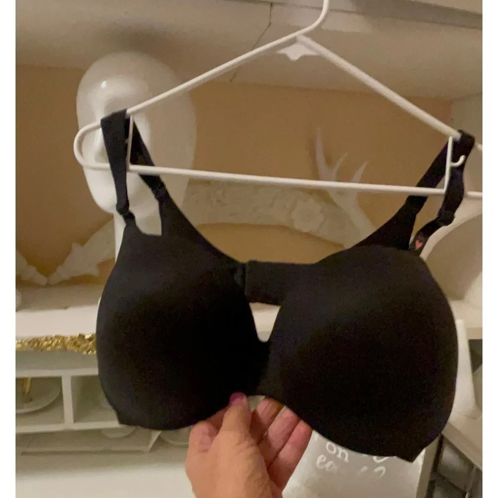Victoria’s Secret 36D brand new bra with the tag